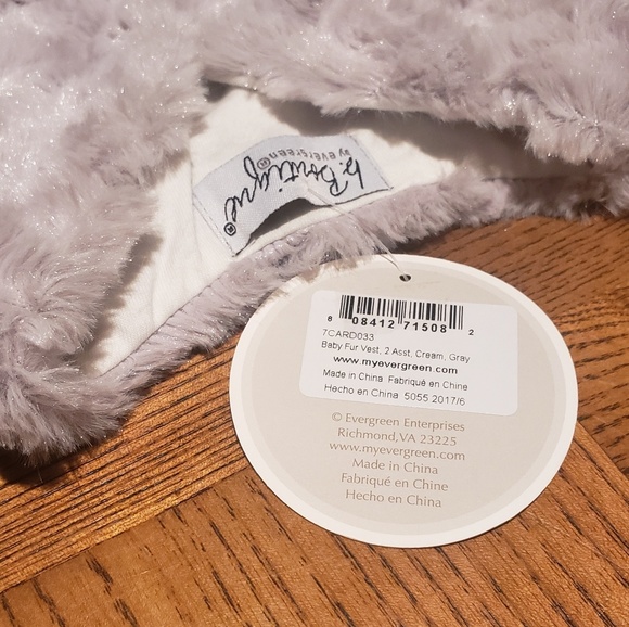 Newborn 0-3 month baby fur vest - Picture 2 of 4